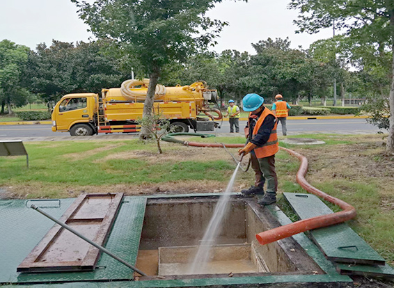 三都镇化油池清理